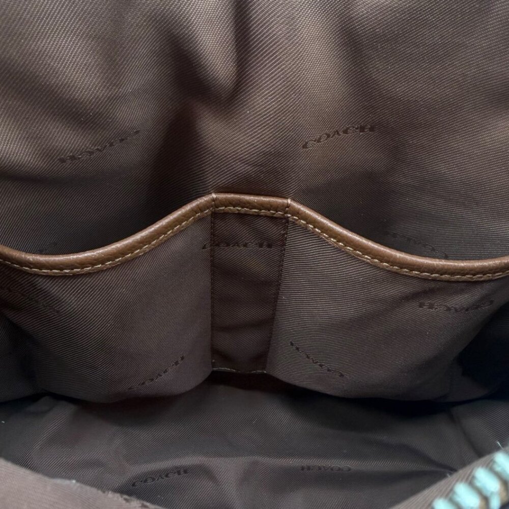 Coach Turnlock Hobo Bag in Light Saddle Pebble Leather - Picture 5 of 8